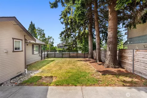 Exterior - 3615 26th St, Everett, WA 98201 photo 2 of 8