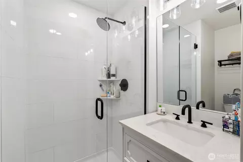 Bath - 3615 26th St, Everett, WA 98201 photo 2 of 2