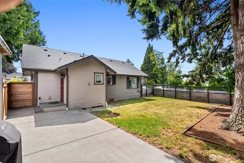 Exterior - 3615 26th St, Everett, WA 98201 photo 1 of 8