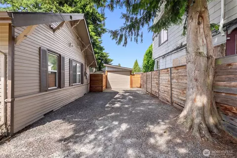 Exterior - 3615 26th St, Everett, WA 98201 photo 5 of 8