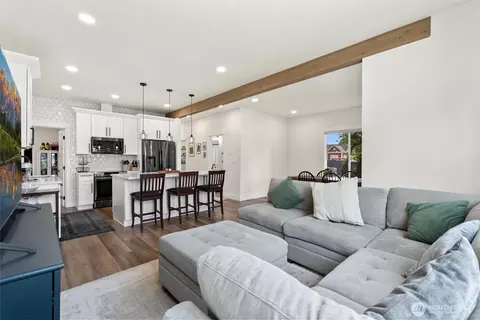 Living - 3615 26th St, Everett, WA 98201 photo 3 of 3