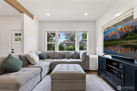 Living - 3615 26th St, Everett, WA 98201 photo 2 of 3