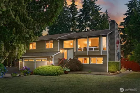 1018 154th Pl SW, Lynnwood, WA 98037