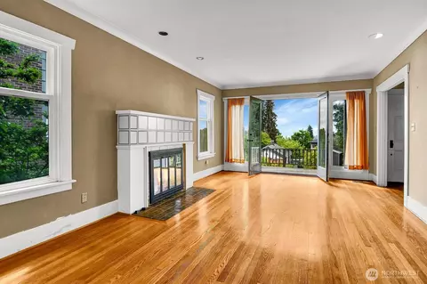 Living - 910 11th Ave E, Seattle, WA 98102 photo 1 of 3