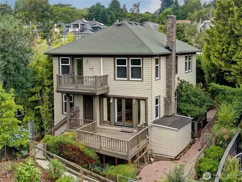 Exterior - 910 11th Ave E, Seattle, WA 98102 photo 9 of 9