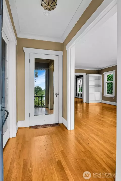 Entry Way - 910 11th Ave E, Seattle, WA 98102 photo 1 of 2