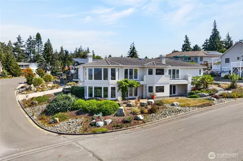 4807 Glasgow Way, Anacortes, WA 98221