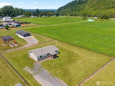 208 Mossyrock Rd W, Mossyrock, WA 98564