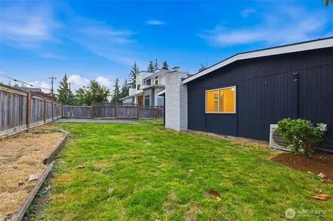 Exterior - 101 161st St SE, Bothell, WA 98012 photo 4 of 7