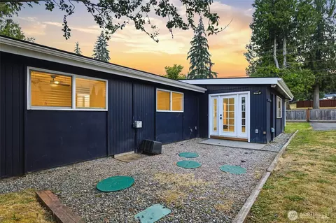 Exterior - 101 161st St SE, Bothell, WA 98012 photo 3 of 7