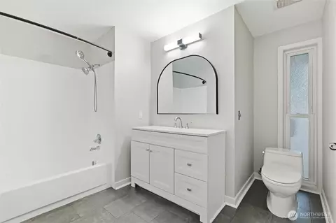 Bath - 101 161st St SE, Bothell, WA 98012 photo 1 of 3