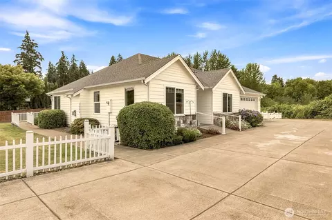 3204 20th St SW, Puyallup, WA 98373