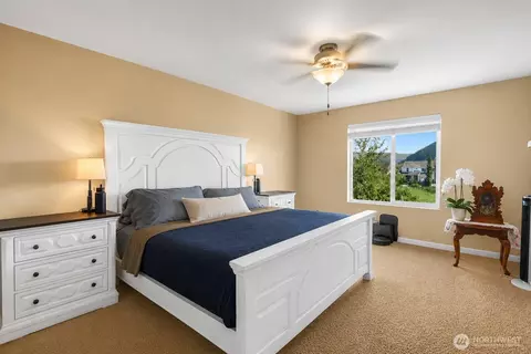 Bedroom - 516 Petersen Dr E, Enumclaw, WA 98022 photo 1 of 3