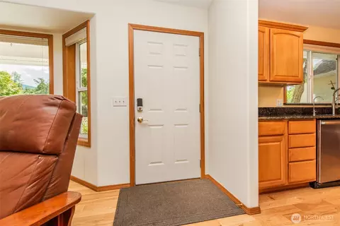 Entry Way - 81 Eastgate Pl, Sequim, WA 98382 photo 1 of 2