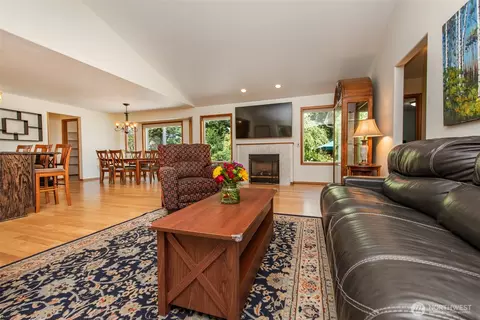 Living - 81 Eastgate Pl, Sequim, WA 98382 photo 2 of 2