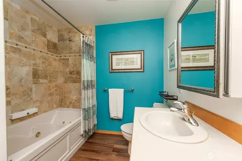 Bath - 81 Eastgate Pl, Sequim, WA 98382 photo 1 of 2
