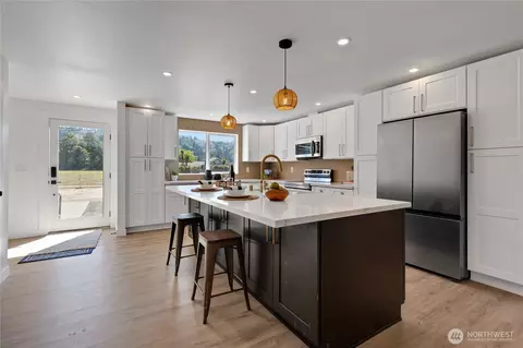 Kitchen - 16221 75th St E, Sumner, WA 98390 photo 2 of 4