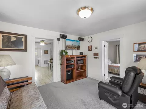Living - 2212 Columbia Ave, Everett, WA 98203 photo 3 of 3