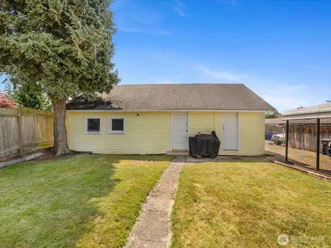 Exterior - 2212 Columbia Ave, Everett, WA 98203 photo 7 of 12