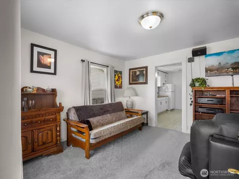 Living - 2212 Columbia Ave, Everett, WA 98203 photo 1 of 3