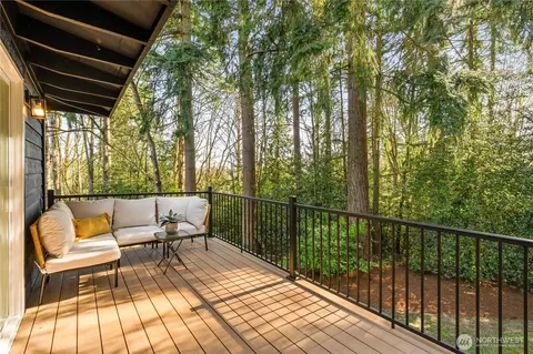 Exterior - 10811 NE 154th Ct, Bothell, WA 98011 photo 3 of 6