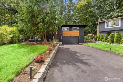 Exterior - 10811 NE 154th Ct, Bothell, WA 98011 photo 2 of 6