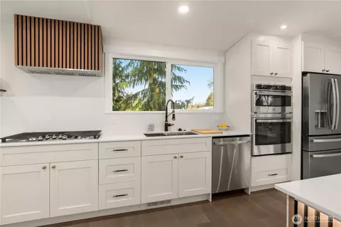 Kitchen - 10811 NE 154th Ct, Bothell, WA 98011 photo 1 of 3