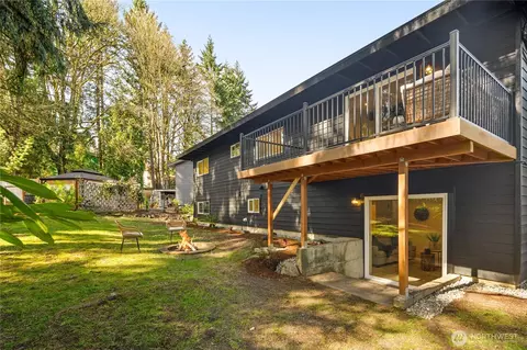 Exterior - 10811 NE 154th Ct, Bothell, WA 98011 photo 4 of 6