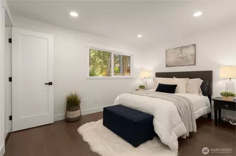 Bedroom - 10811 NE 154th Ct, Bothell, WA 98011 photo 1 of 5