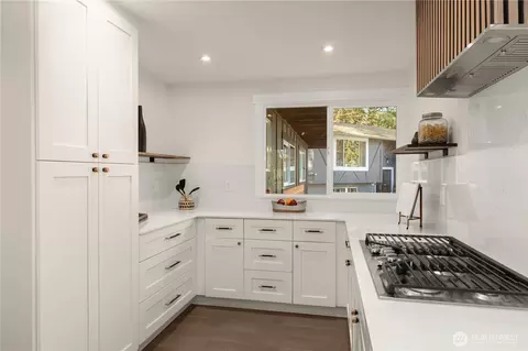 Kitchen - 10811 NE 154th Ct, Bothell, WA 98011 photo 3 of 3