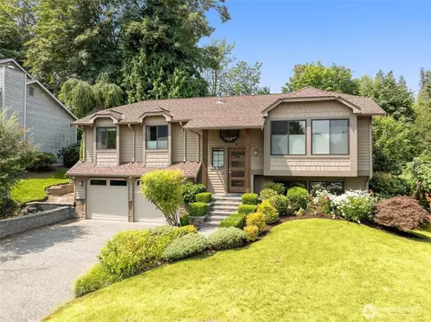 10821 181st Ave NE, Redmond, WA 98052