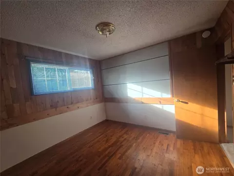 Bedroom - 371 Evergreen Loop, Forks, WA 98331 photo 3 of 3