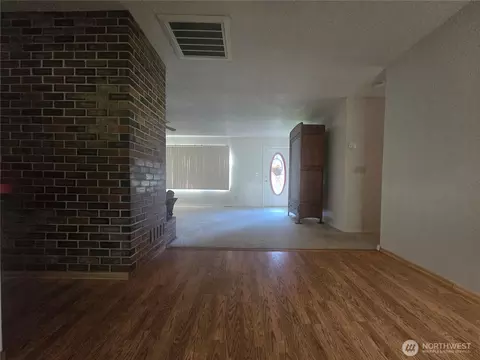Living - 371 Evergreen Loop, Forks, WA 98331 photo 2 of 4