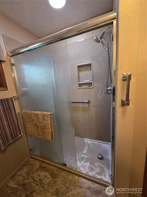 Bath - 371 Evergreen Loop, Forks, WA 98331 photo 2 of 2