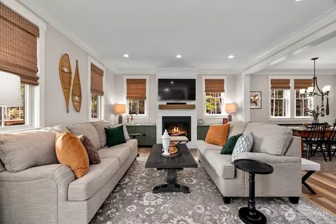 Living - 445 E Compass St, Pacific Beach, WA 98571 photo 2 of 3