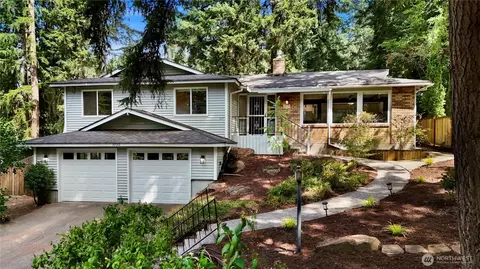 3730 NE 194th St, Lake Forest Park, WA 98155