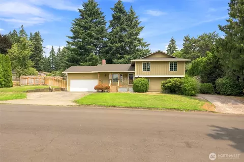 2417 SE Higgins Dr, Vancouver, WA 98683