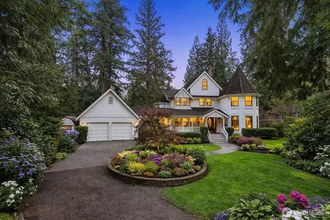19524 230th Ave NE, Woodinville, WA 98077