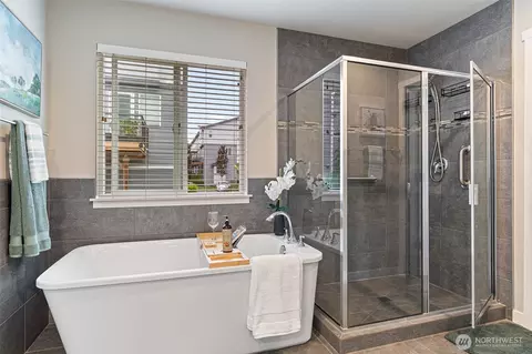 Bath - 3520 192nd Pl SE, Bothell, WA 98012 photo 4 of 4