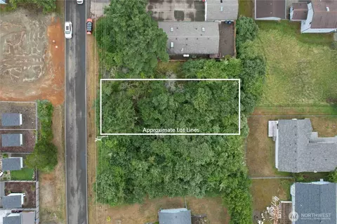 561 Dolphin Ave NE, Ocean Shores, WA 98569