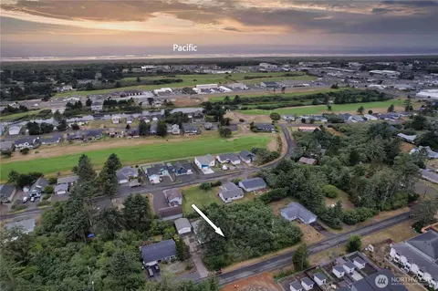 561 Dolphin Ave NE, Ocean Shores, WA 98569