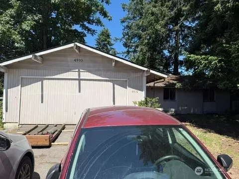 4910 NE 1st Ct, Renton, WA 98059