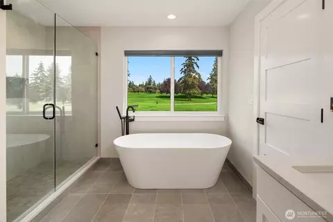 Bath - 419 Rockefeller Ave, Everett, WA 98201 photo 4 of 6