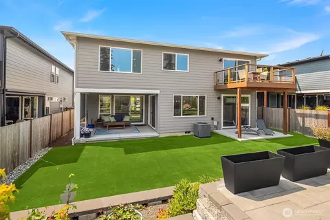 Exterior - 419 Rockefeller Ave, Everett, WA 98201 photo 4 of 4