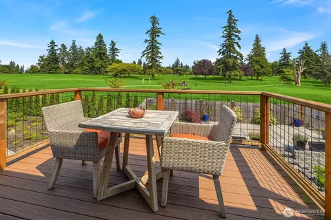 Exterior - 419 Rockefeller Ave, Everett, WA 98201 photo 2 of 4