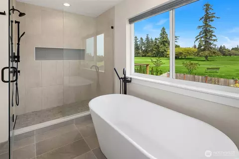 Bath - 419 Rockefeller Ave, Everett, WA 98201 photo 5 of 6