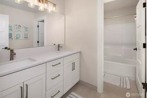 Bath - 419 Rockefeller Ave, Everett, WA 98201 photo 6 of 6