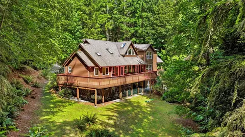 8345 NE 360th St, Hansville, WA 98340