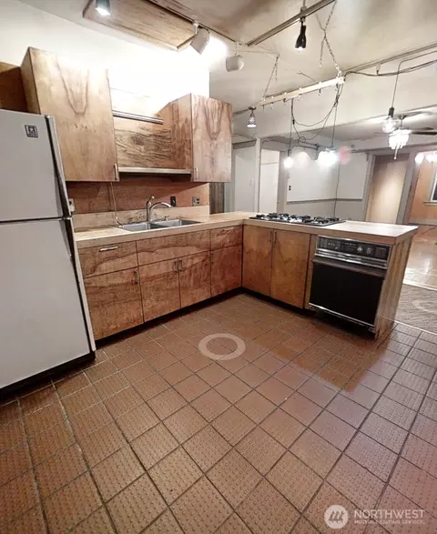 Kitchen - 1210 E Pine St, Seattle, WA 98122 photo 2 of 2
