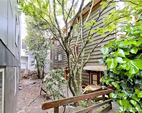 Exterior - 1210 E Pine St, Seattle, WA 98122 photo 4 of 6